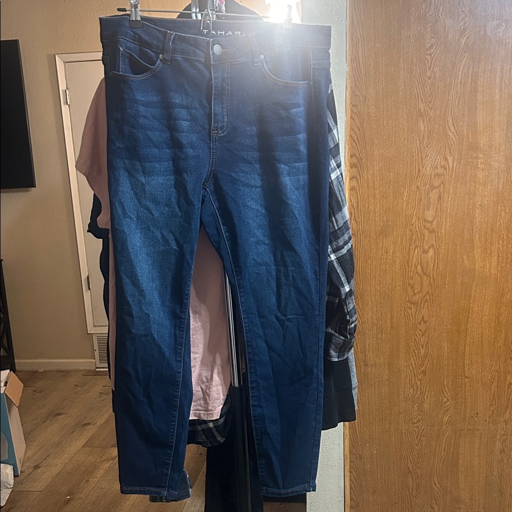 Tahari Skinny Jeans